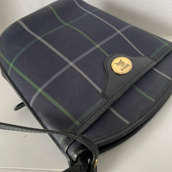 Authentic Burberry Check Crossbody/Shoulder Bag. - Picture 6 of 17